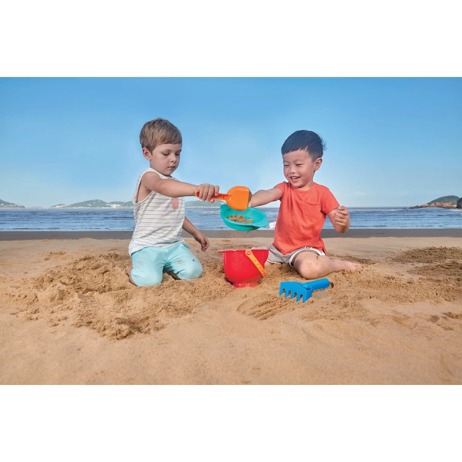 Beach Basics (2 pcs.) - Hape MENA